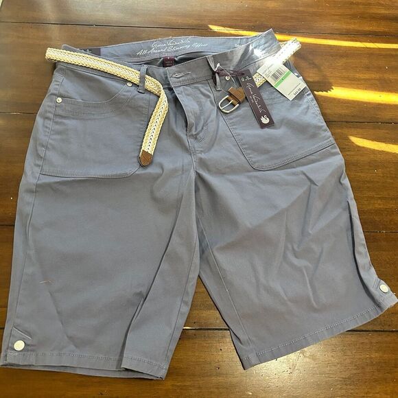 Gloria Vanderbilt Shorts Size 8 With Belt - Picture 1 of 6
